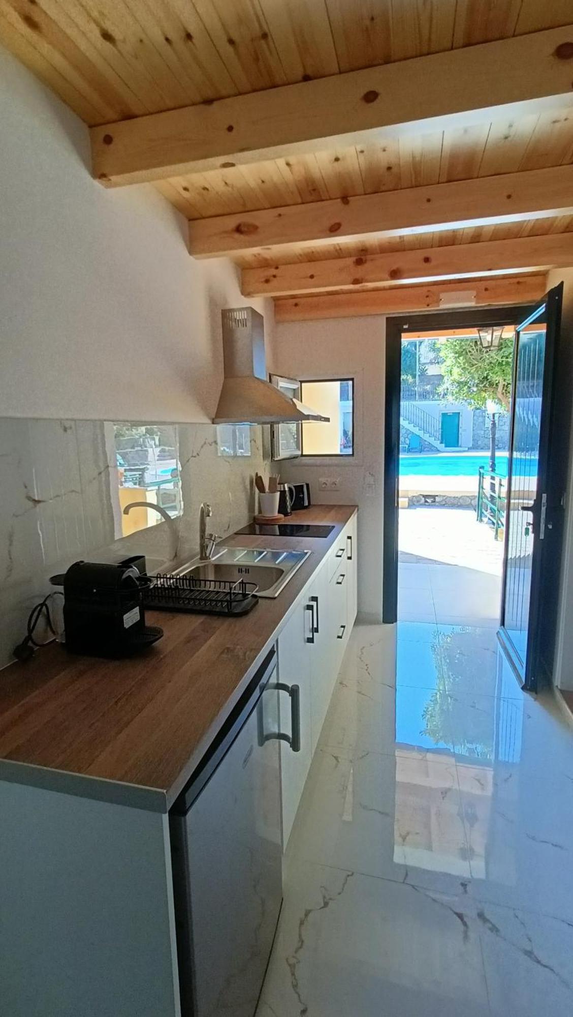 Appartamento Aphrodite & Pool